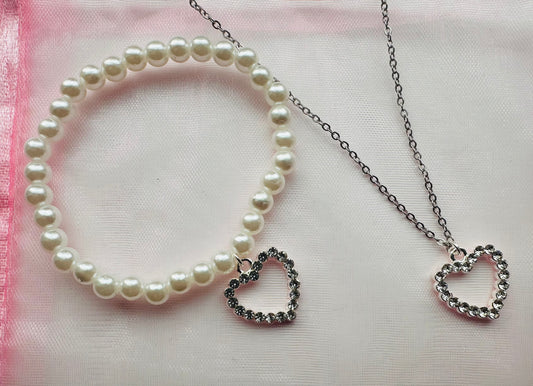 ✨🎀 white pearl Heart Charm Duo 🎀✨