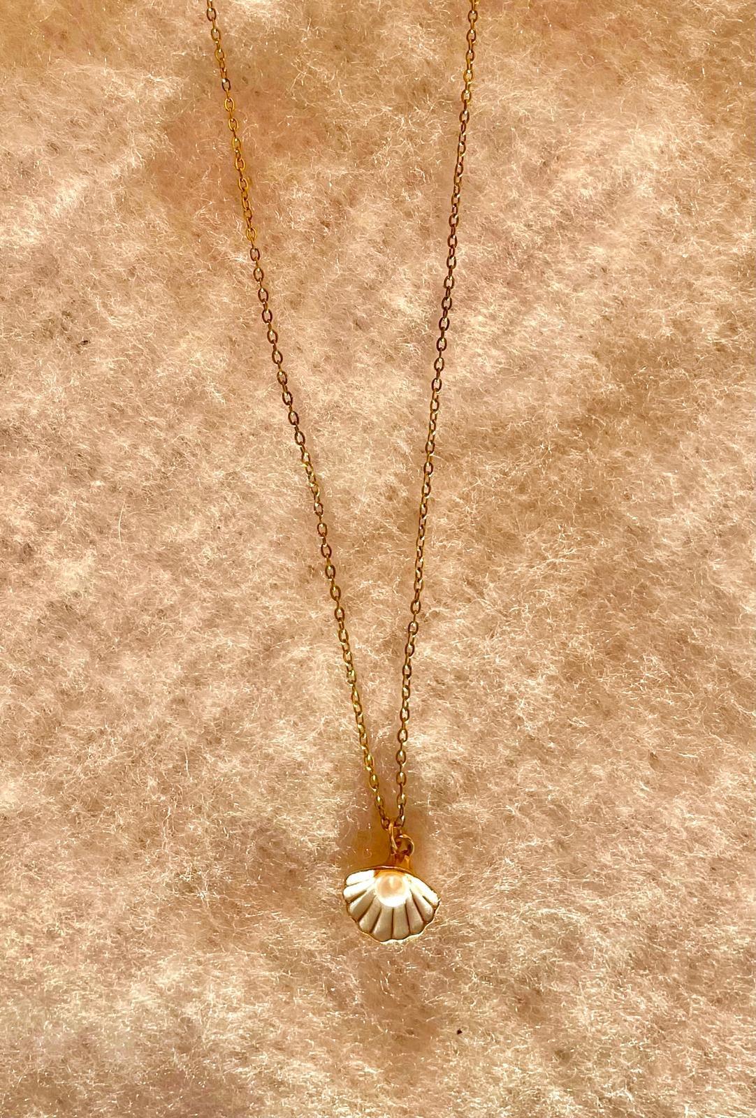 *sweet white pearl charm bundle